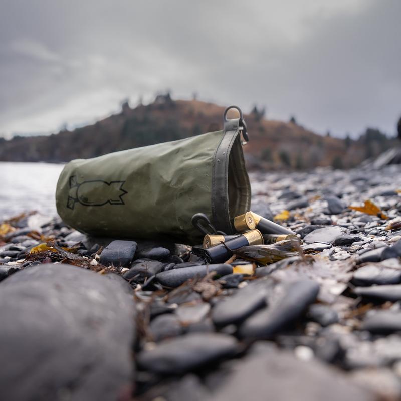 💧 Compact Waterproof Shell Pouch: Tidy & Travel-Ready 🧳